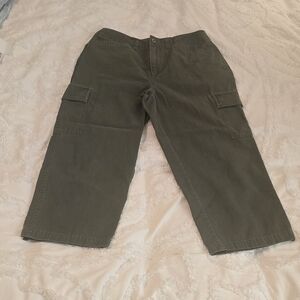 Dressbarn Women's Cargo Olive Cropped Pants, Size 6 (1206)